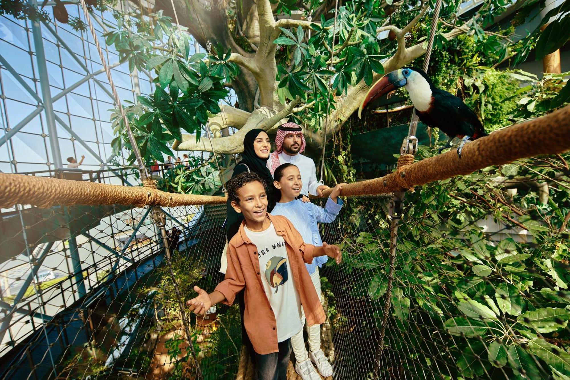 La Ville Hotel & Suites City Walk Dubai, Autograph Collection Екстериор снимка Family at Al-Shaqra National Park