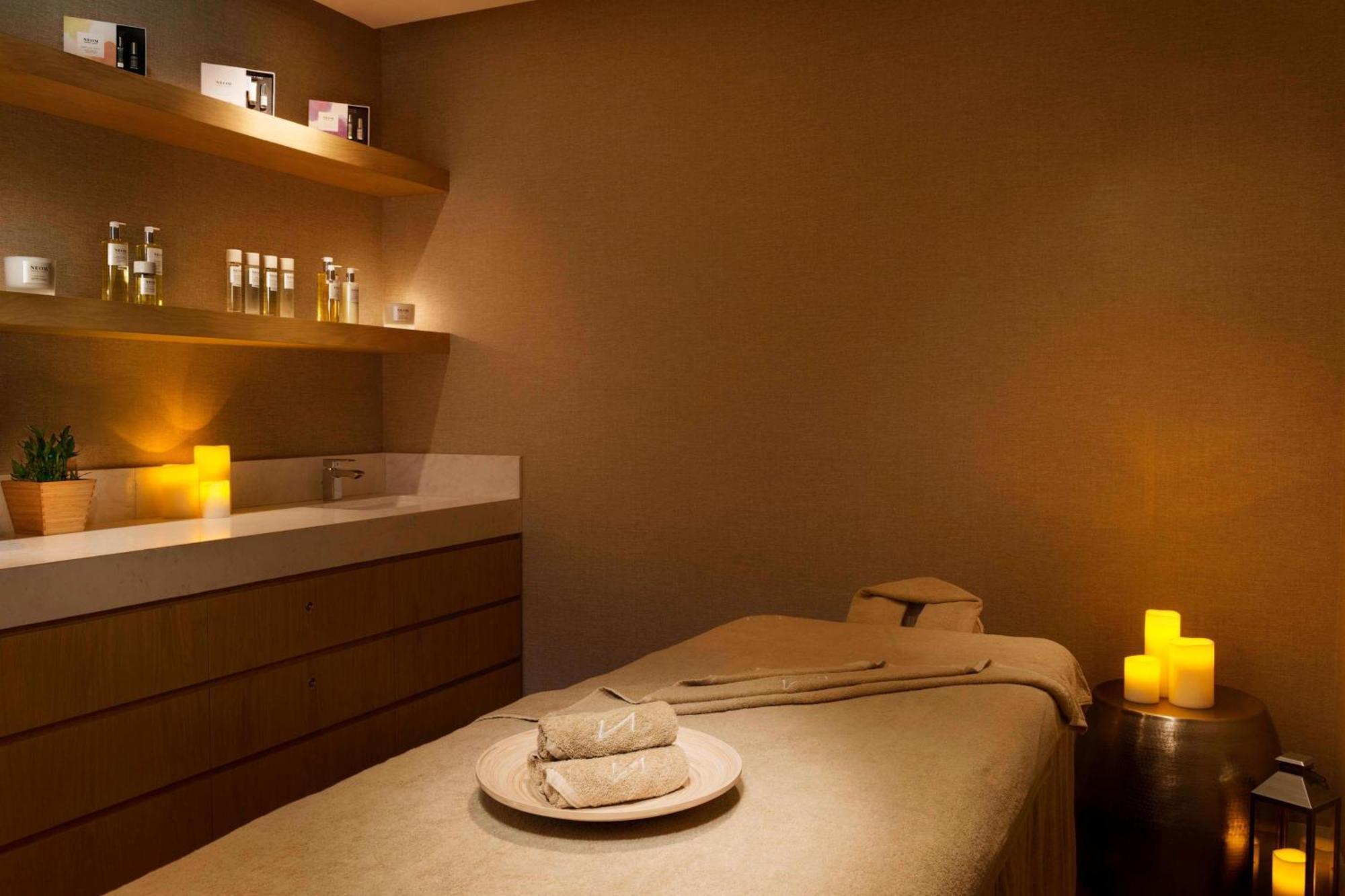 La Ville Hotel & Suites City Walk Dubai, Autograph Collection Екстериор снимка A treatment room at The Spa at The Landmark