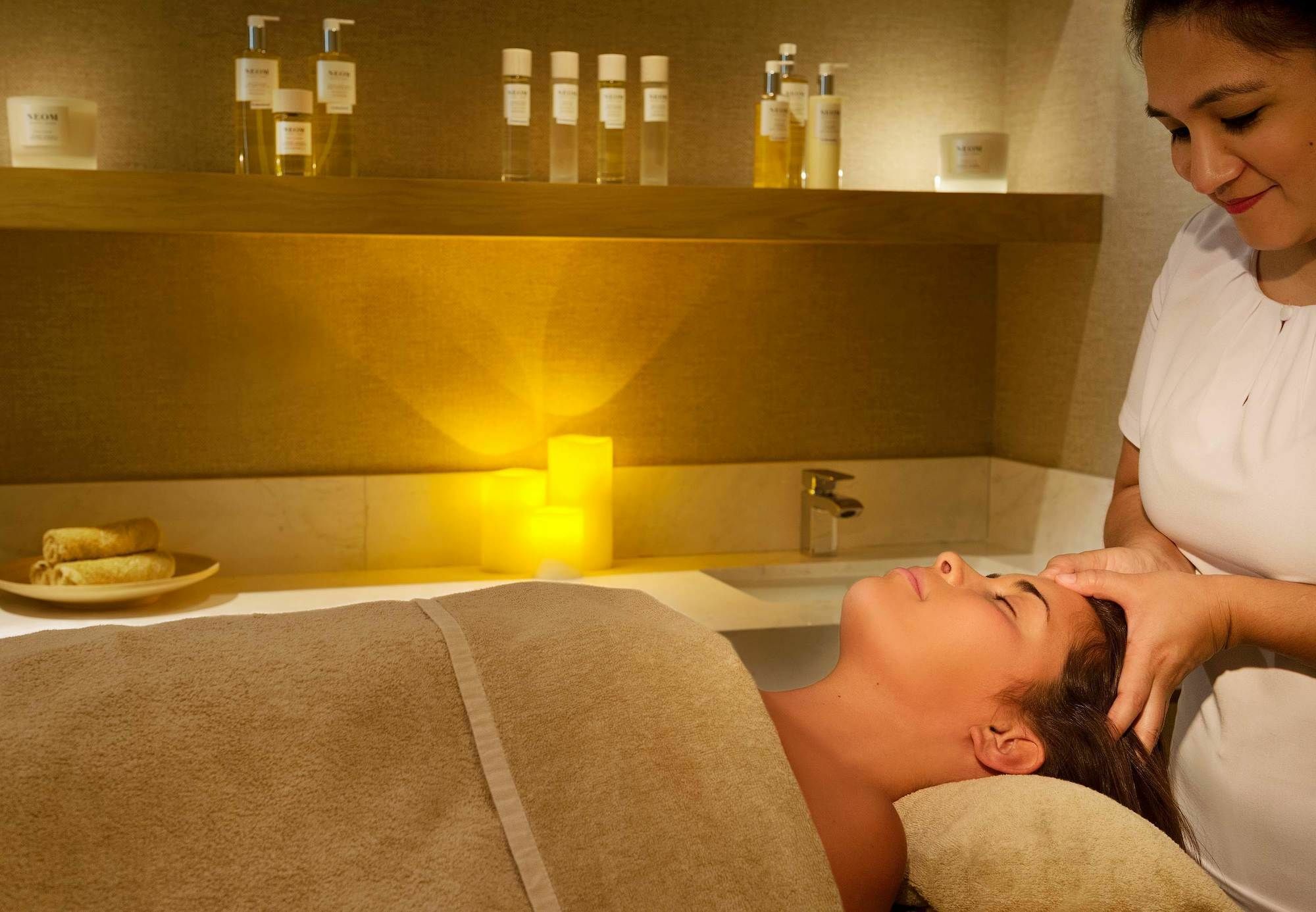 La Ville Hotel & Suites City Walk Dubai, Autograph Collection Екстериор снимка A spa treatment