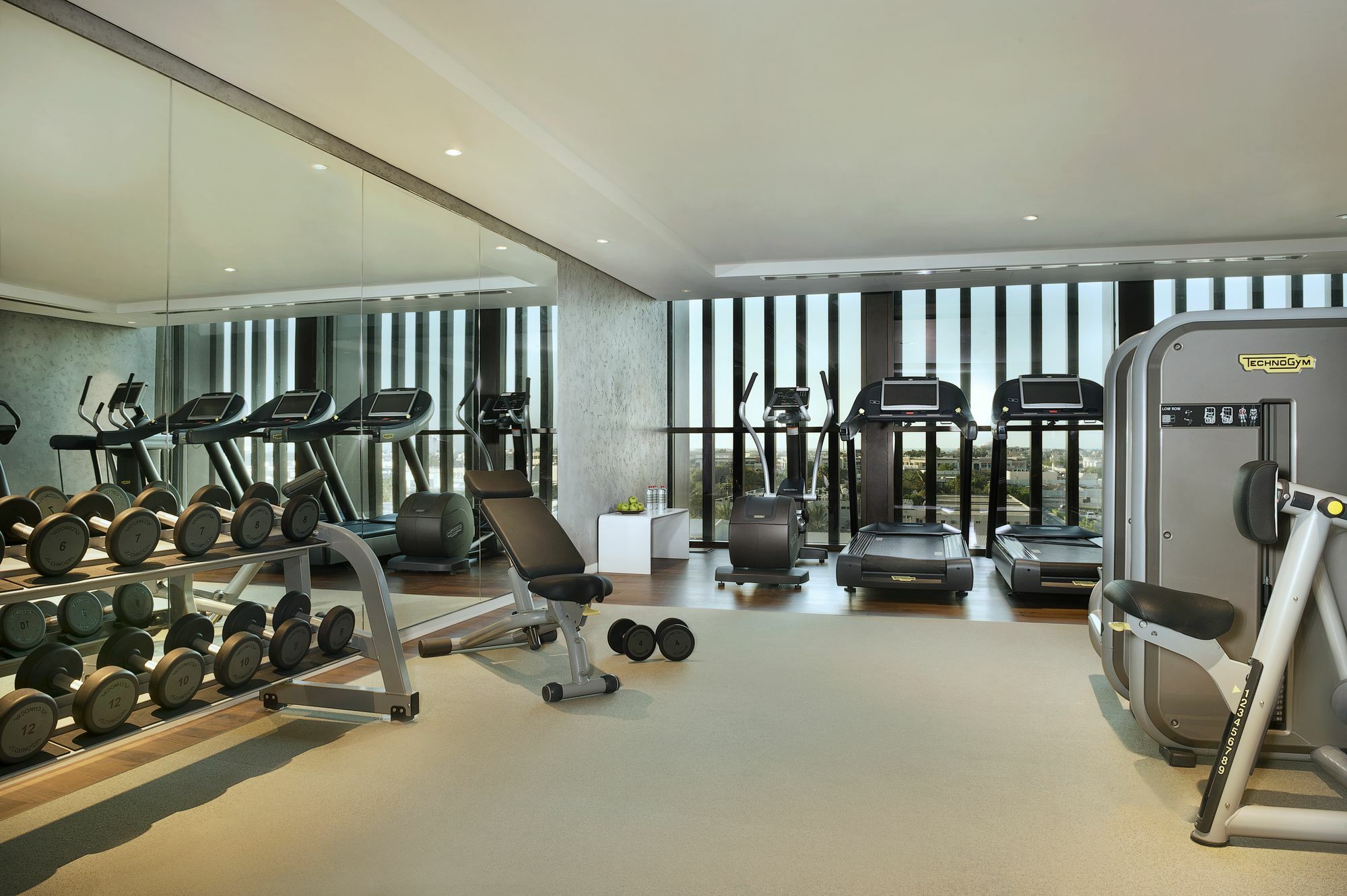 La Ville Hotel & Suites City Walk Dubai, Autograph Collection Екстериор снимка The gym at the hotel
